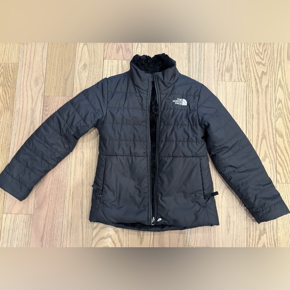 North Face -girls reversible winter jacket!  Water repellent and fur lined!